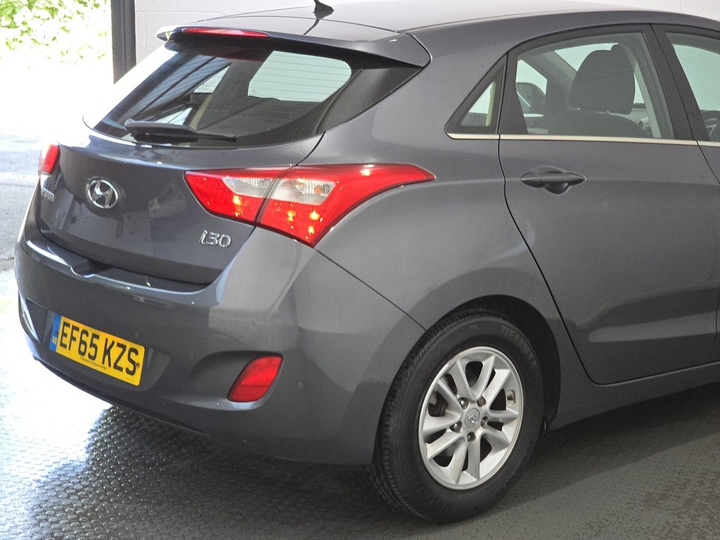Hyundai I30 1.6 Crdi Se Blue Drive 109 Bhp Blue #41