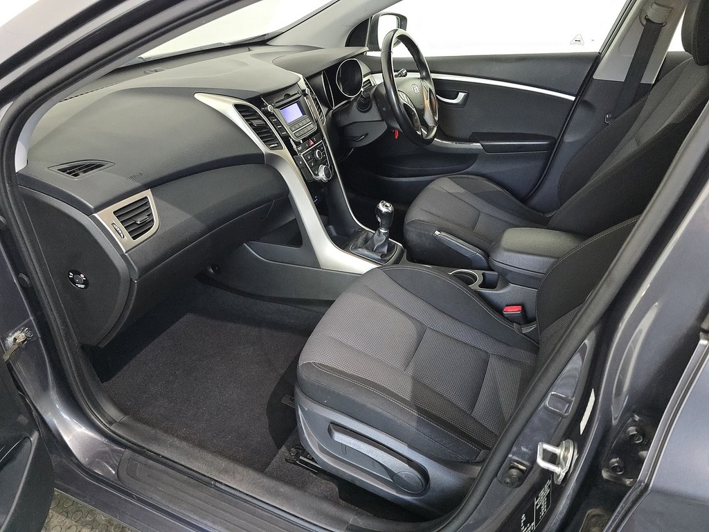 Hyundai I30 1.6 Crdi Se Blue Drive 109 Bhp Blue #60