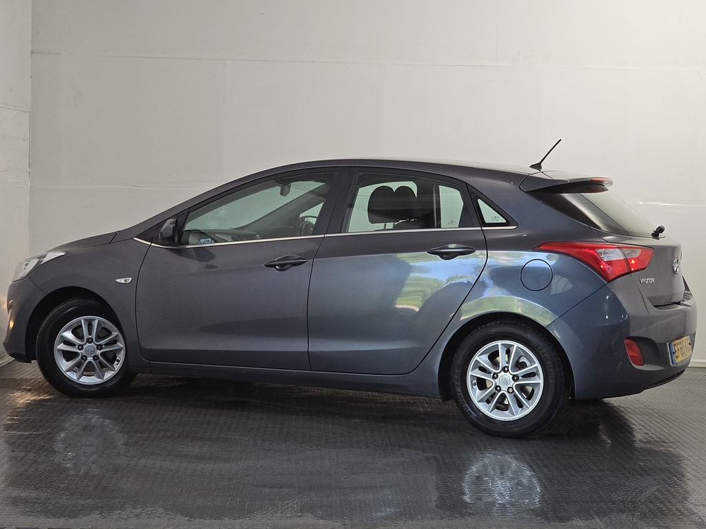 Hyundai I30 1.6 Crdi Se Blue Drive 109 Bhp Blue #25