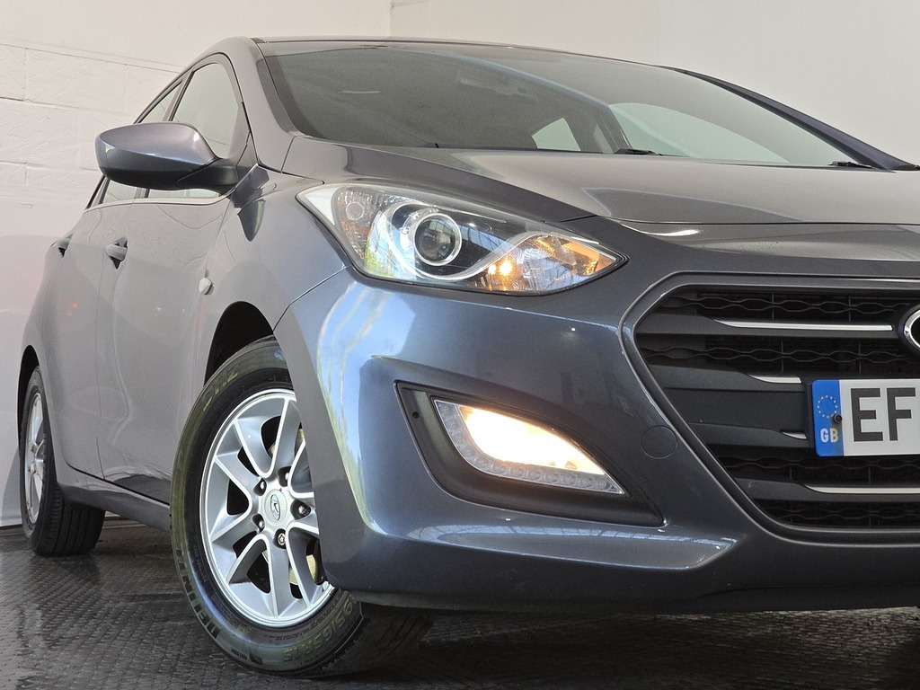 Hyundai I30 1.6 Crdi Se Blue Drive 109 Bhp Blue #12