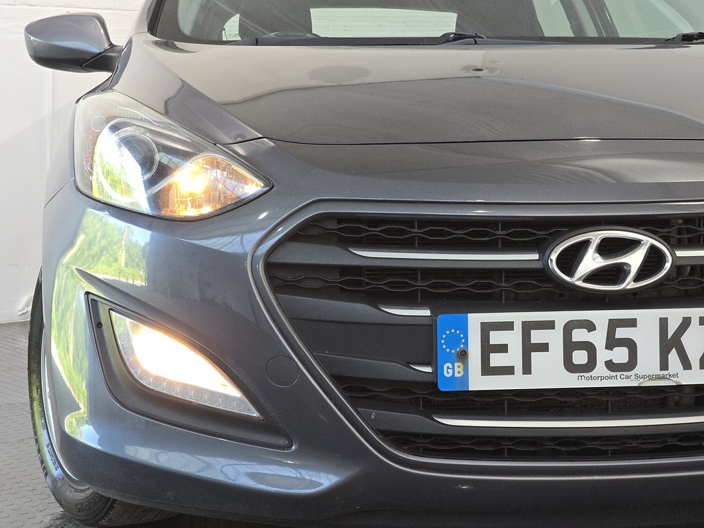 Hyundai I30 1.6 Crdi Se Blue Drive 109 Bhp Blue #15