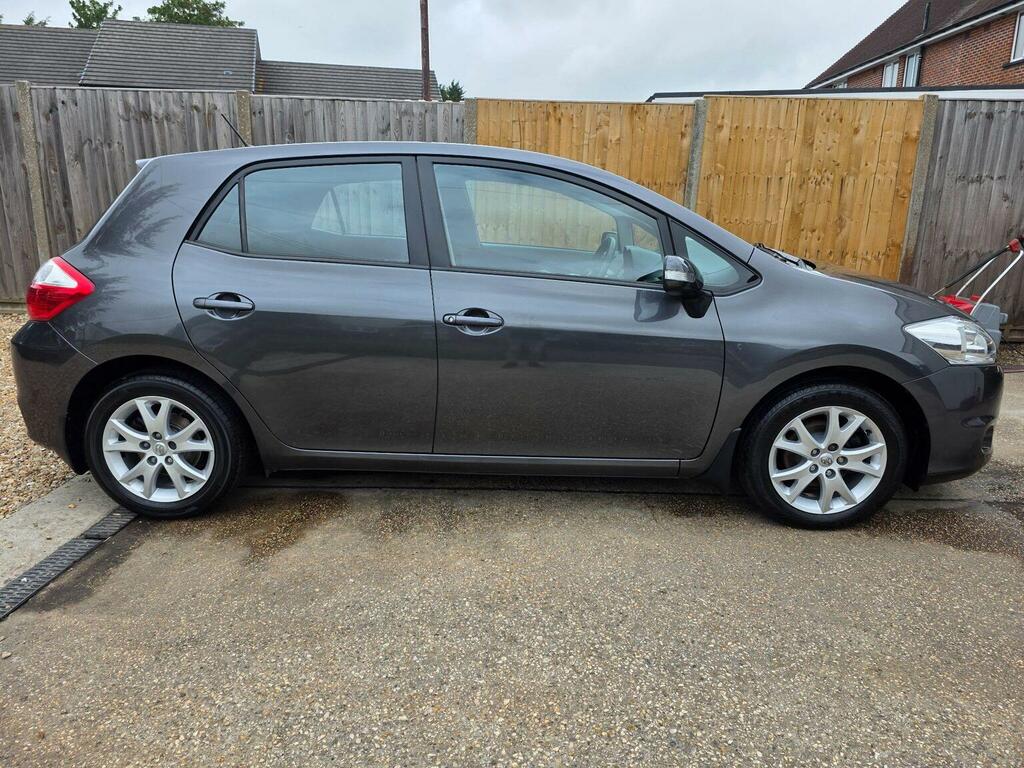 Toyota Auris 1.6 V-matic Tr Euro 5 Grey #2