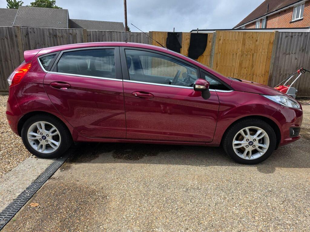 Ford Fiesta Hatchback 1.25 Zetec Euro 5 201464 EJ64MVD Red #3