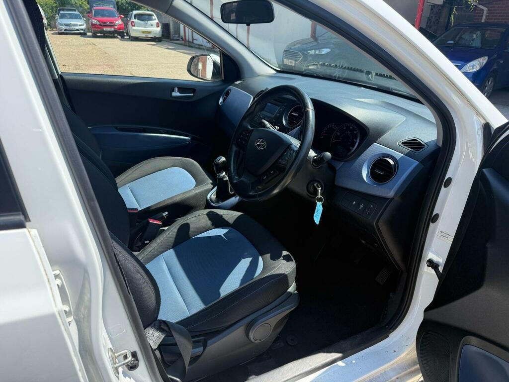 Hyundai I10 Hatchback 1.0 Premium Euro 5 201414 White #2