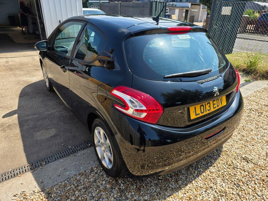 Peugeot 208 Hatchback 1.2 Vti Active Euro 5 201313 Black #5