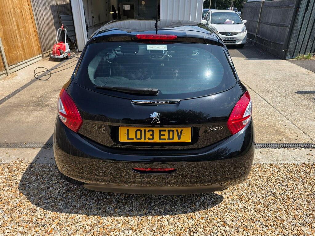Peugeot 208 Hatchback 1.2 Vti Active Euro 5 201313 Black #4