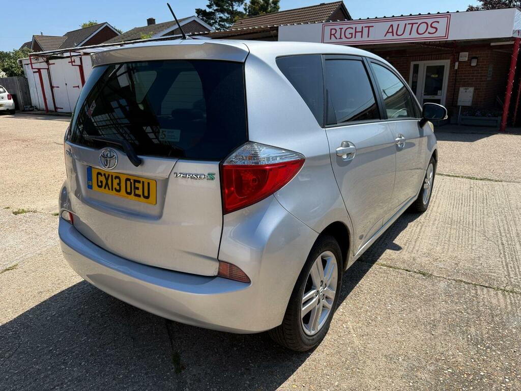 Toyota Verso-S Mpv 1.33 Dual Vvt-i T Spirit Euro 5 201313 Silver #3