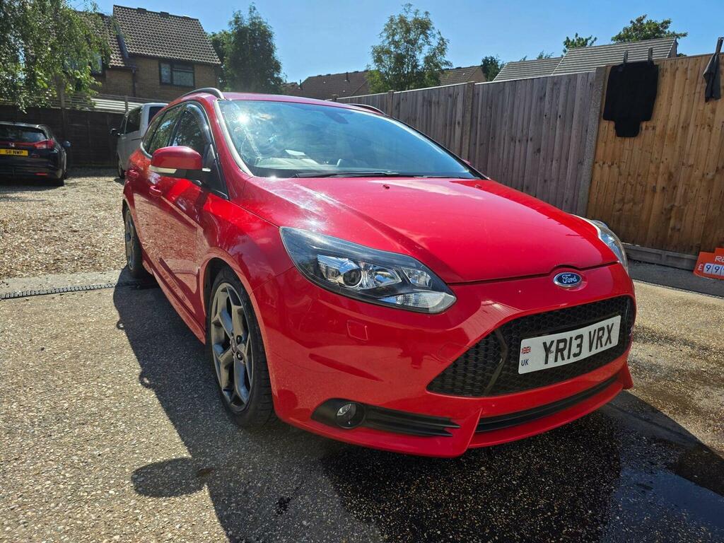 Ford Focus Estate 2.0T Ecoboost St-3 Euro 5 Ss 20131 Red