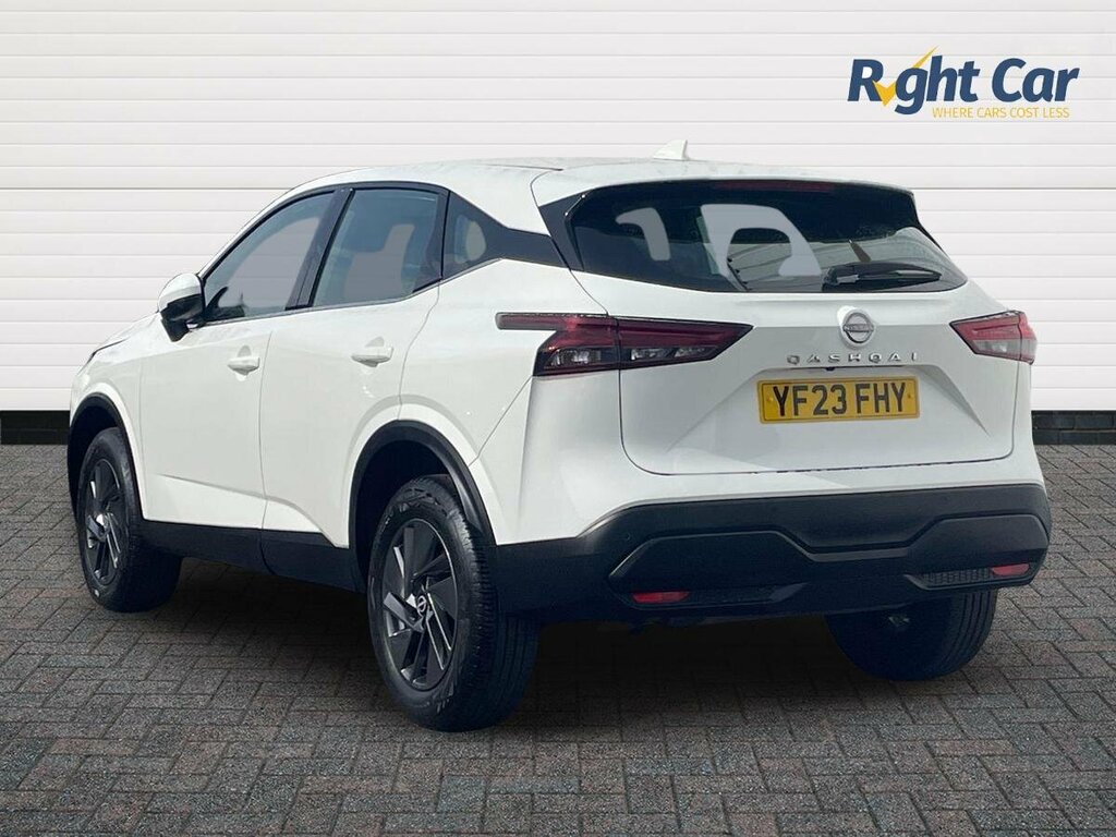 Nissan Qashqai 1.3 Dig-t Mhev Acenta Premium - 2023 23 YF23FHY White #3