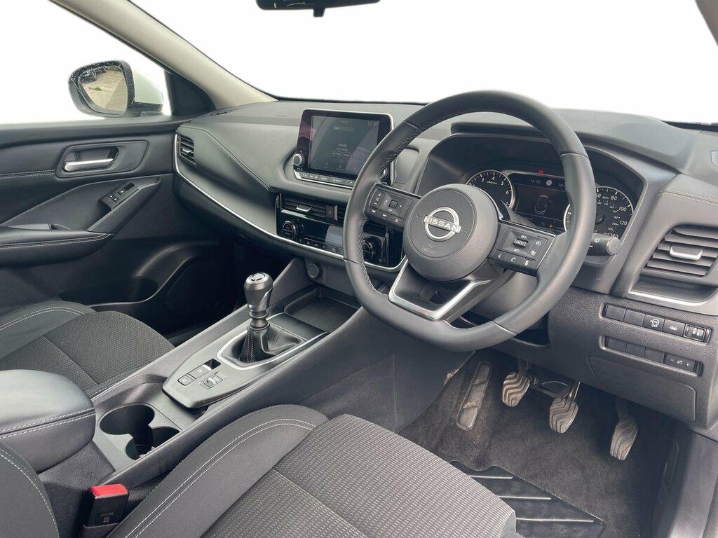 Nissan Qashqai 1.3 Dig-t Mhev Acenta Premium - 2023 23 YF23FHY White #6