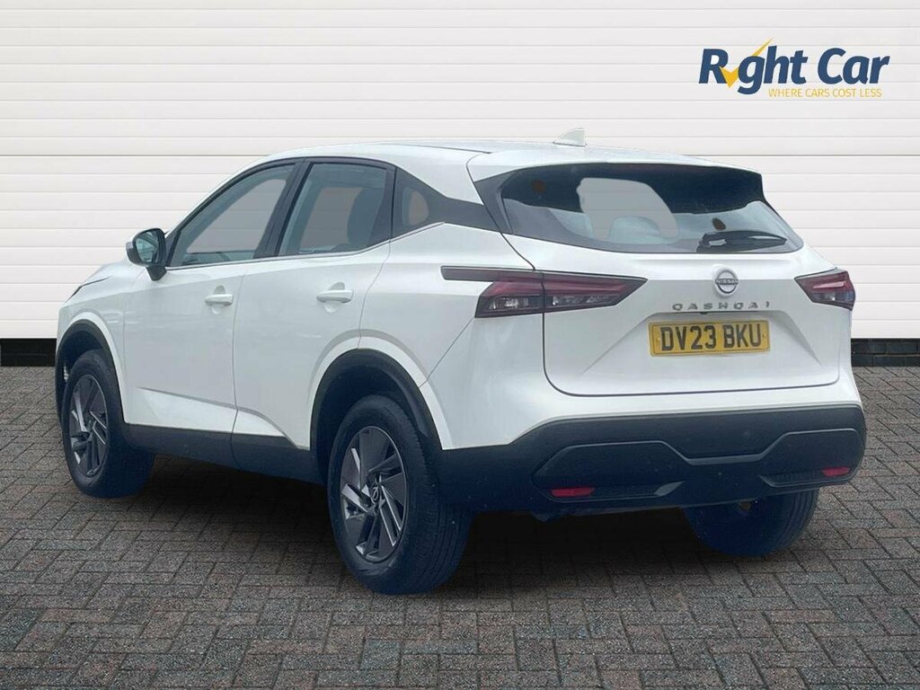 Nissan Qashqai 1.3 Dig-t Mhev Acenta Premium Xtron - 2023 23 DV23BKU White #3