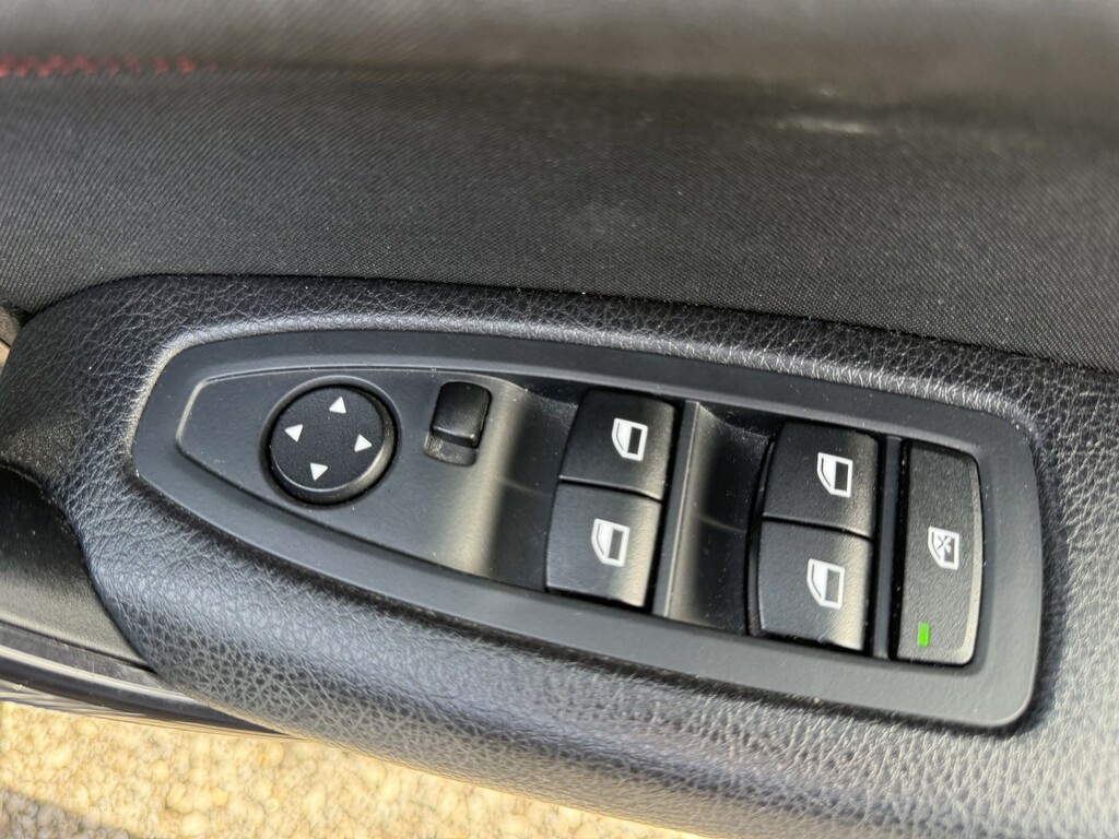 BMW 1 Series Manual Black #34