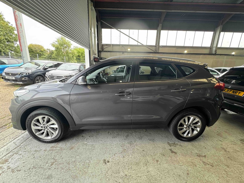 Hyundai Tucson 1.7 Crdi Blue Drive Se Nav BT65YHO Grey #3