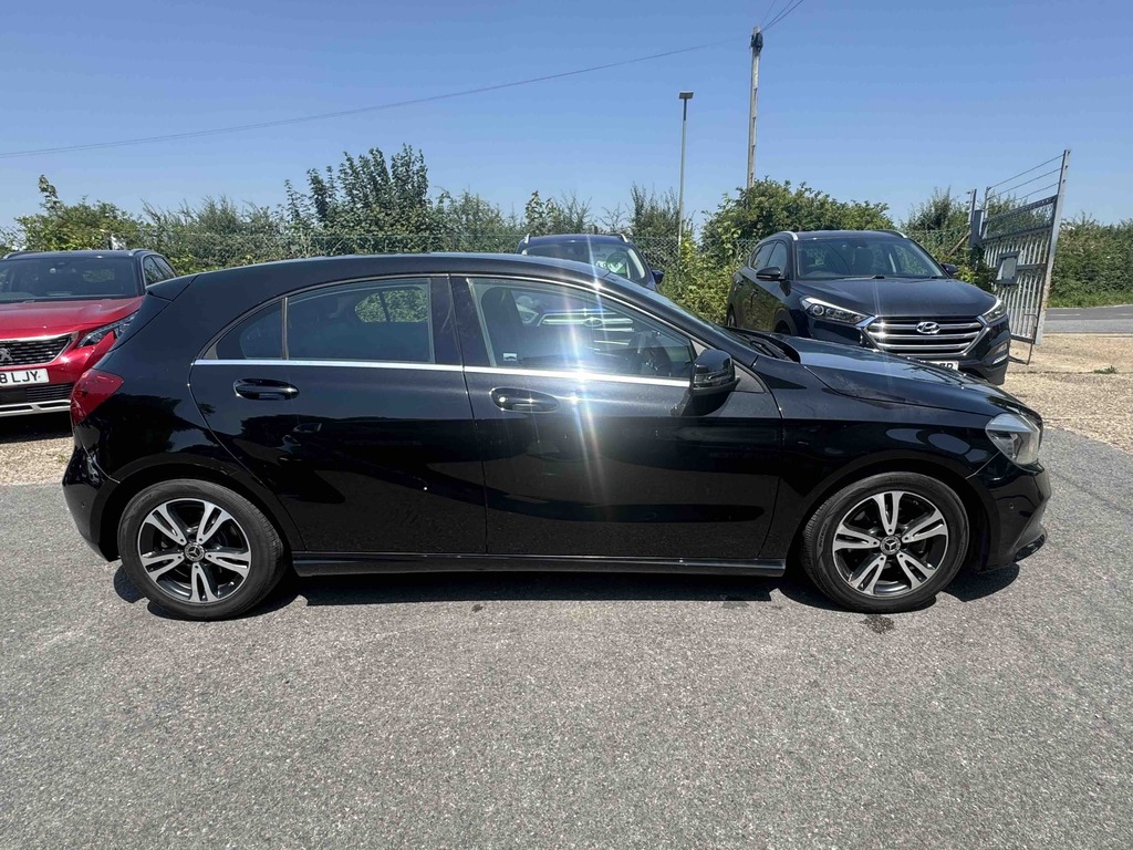Mercedes-Benz A Class A180d Se MT67VSL Black #2