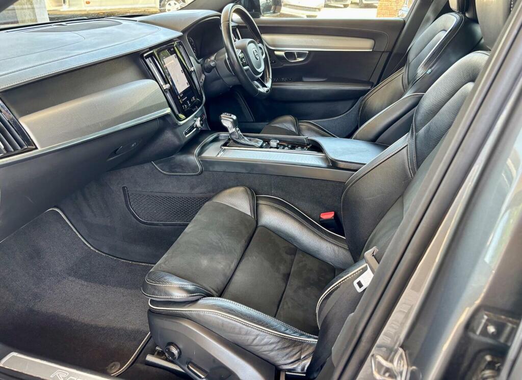 Volvo V90 T4 Momentum Plus White #19