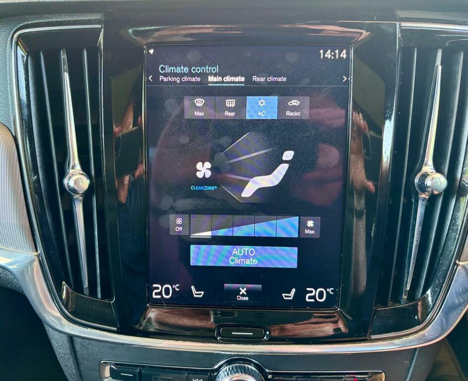 Volvo V90 T4 Momentum Plus White #32
