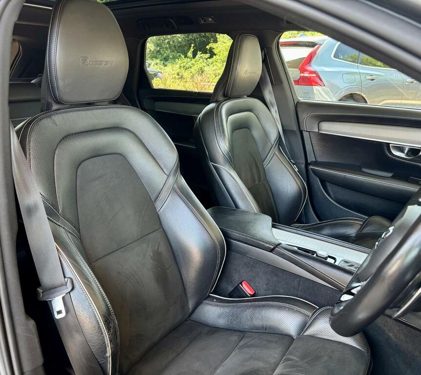 Volvo V90 T4 Momentum Plus White #17