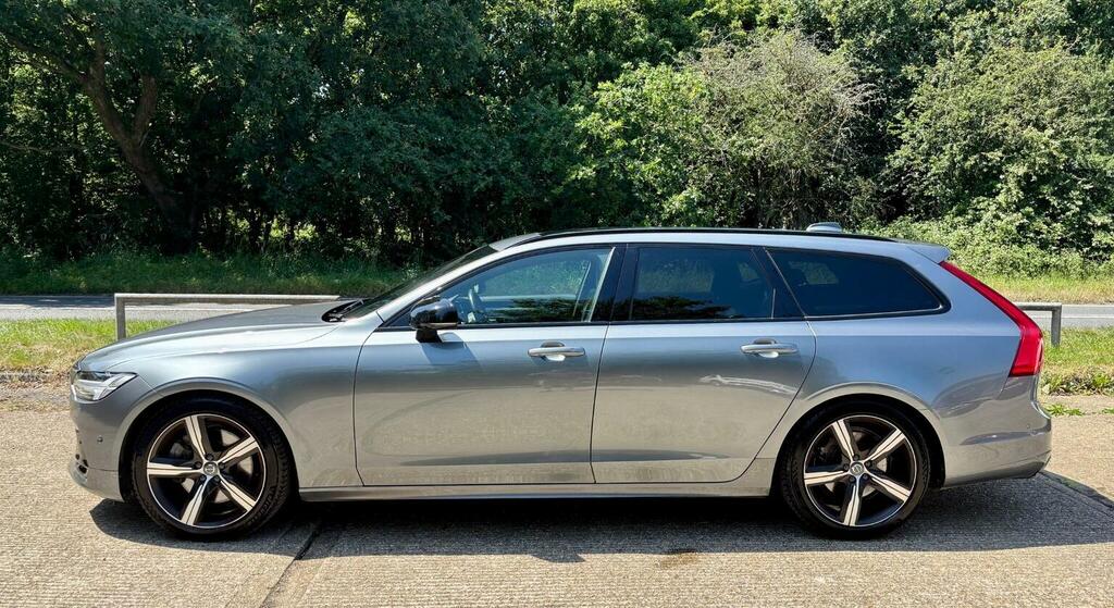 Volvo V90 T4 Momentum Plus White #8