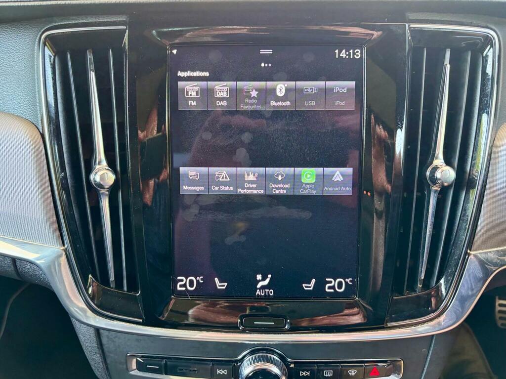 Volvo V90 T4 Momentum Plus White #30