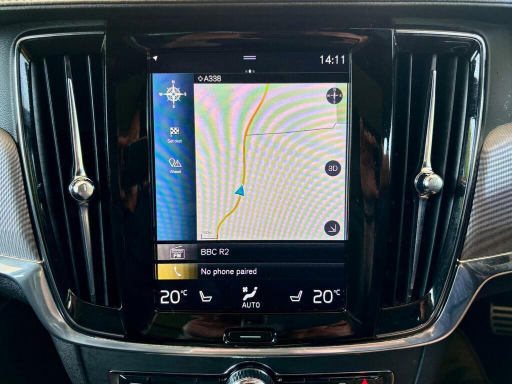 Volvo V90 T4 Momentum Plus White #28