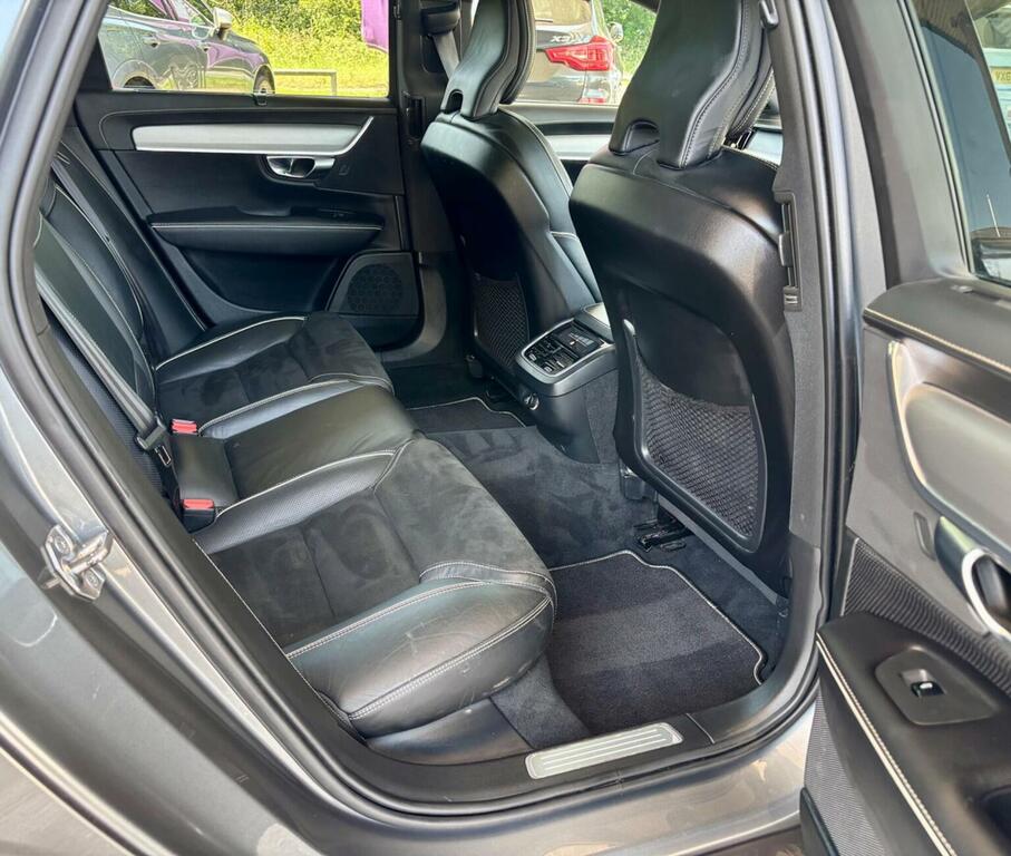 Volvo V90 T4 Momentum Plus White #21