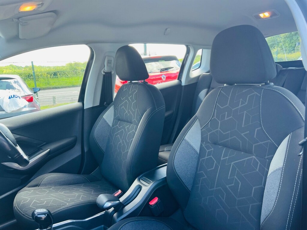 Peugeot 2008 2017 17 Puretech Grey #29
