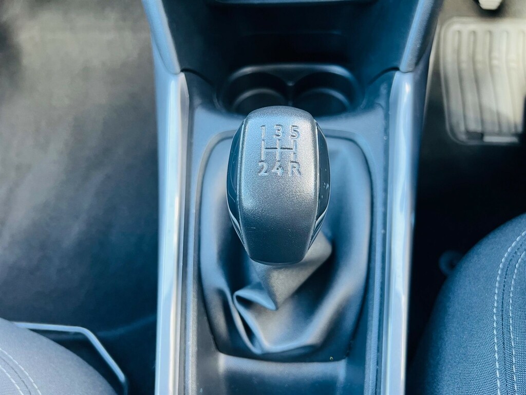 Peugeot 2008 2017 17 Puretech Grey #27