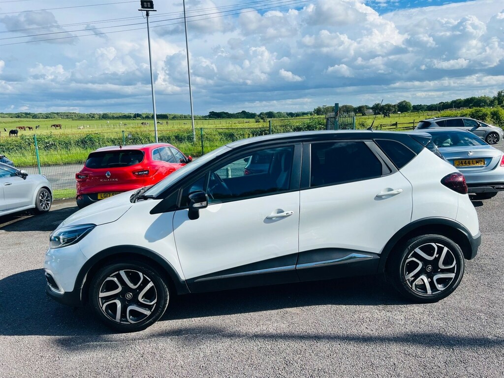 Renault Captur 0.9 Tce Energy Iconic Euro 6 Ss PE69WLA White #4