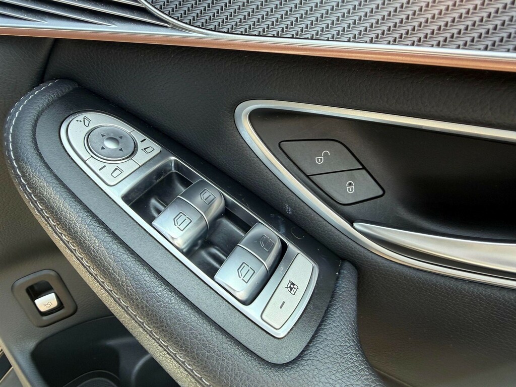 Mercedes-Benz EQC Amg Line Blue #30