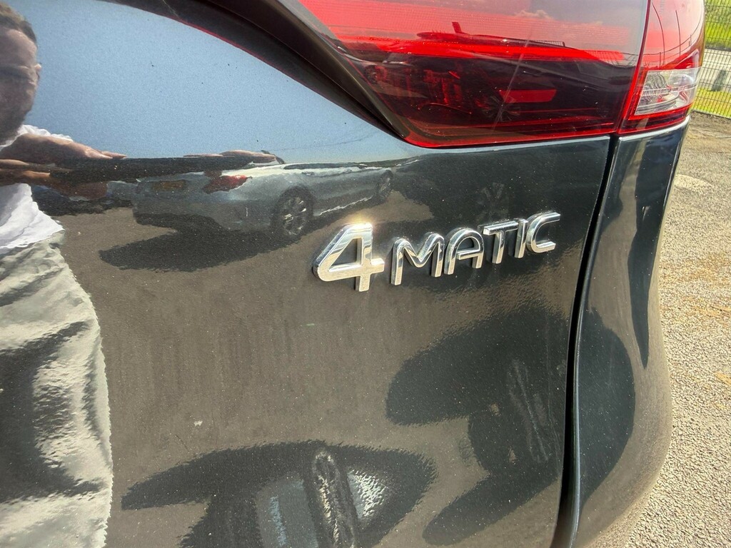 Mercedes-Benz EQC Amg Line Blue #37