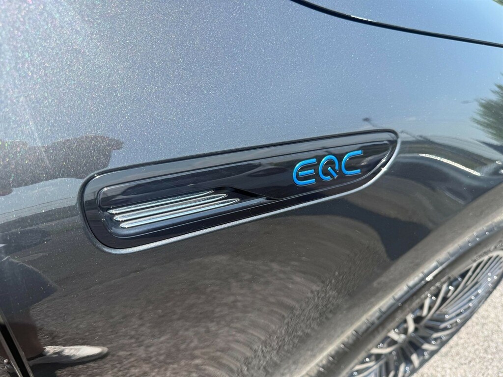 Mercedes-Benz EQC Amg Line Blue #40