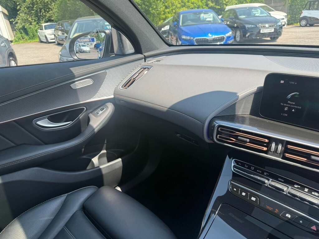 Mercedes-Benz EQC Amg Line Blue #33