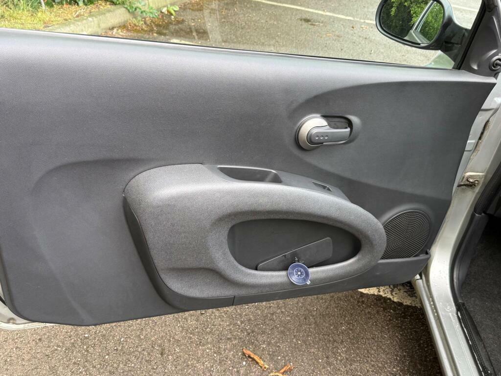 Nissan Micra 1.0 E Red #13