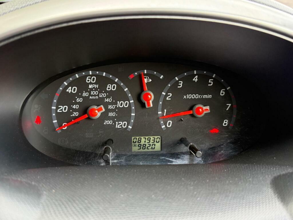Nissan Micra 1.0 E Red #15