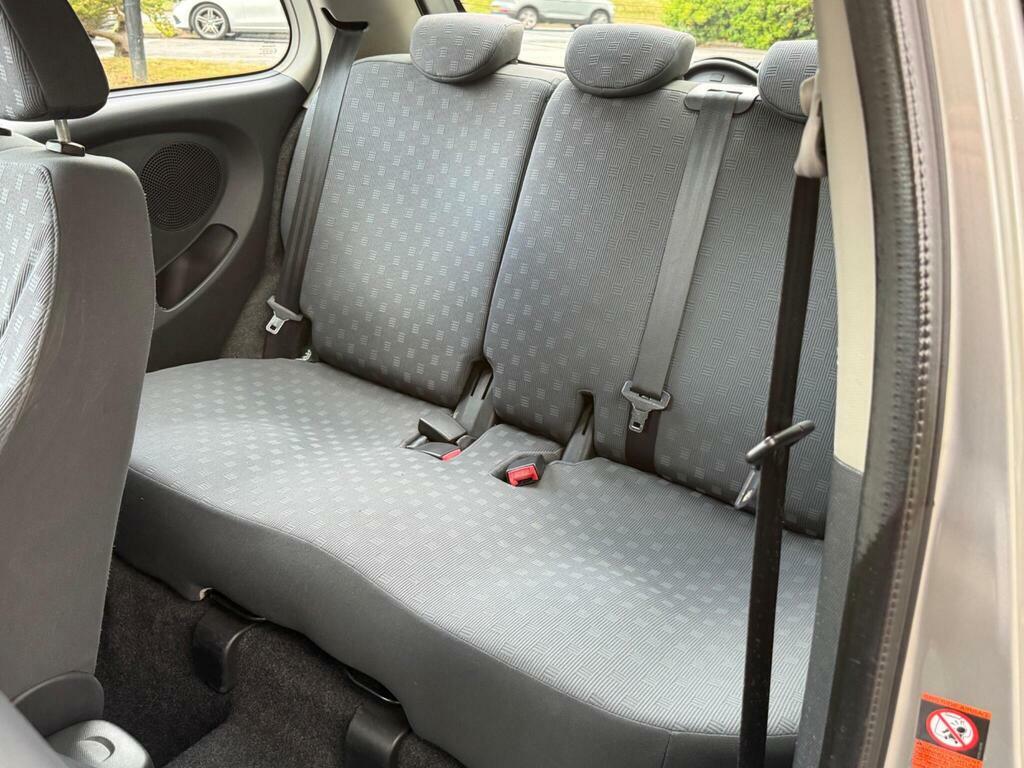 Nissan Micra 1.0 E Red #10