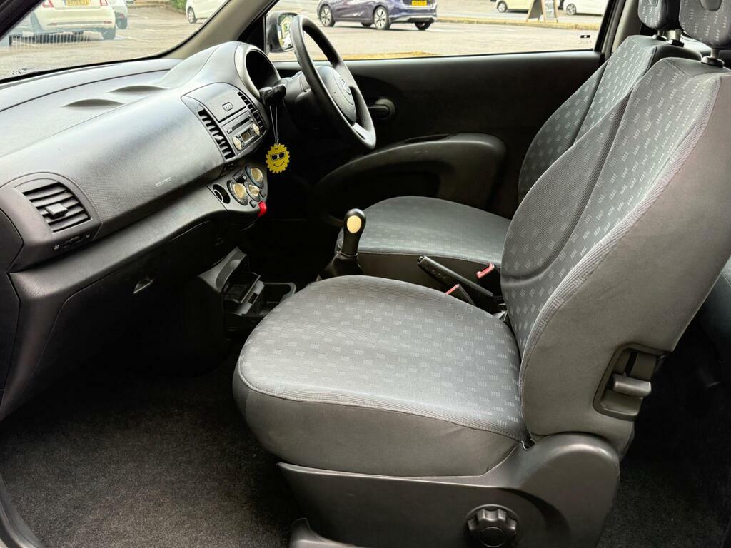 Nissan Micra 1.0 E Red #17