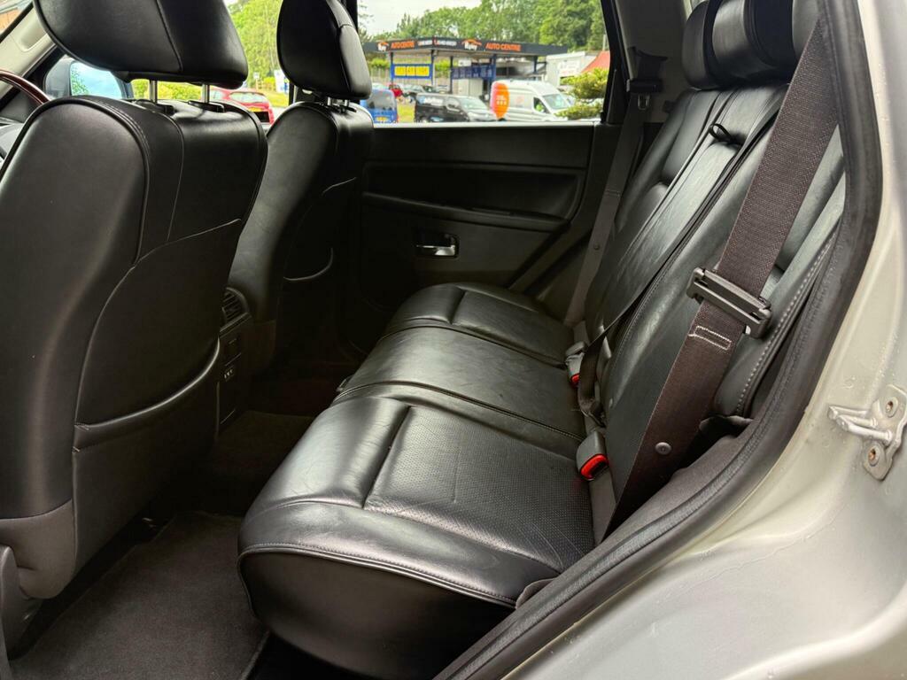 Jeep Grand Cherokee  Black #9