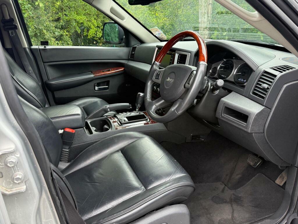 Jeep Grand Cherokee  Black #8