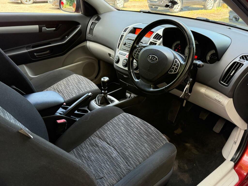 Kia Proceed 1.6 3 Red #8