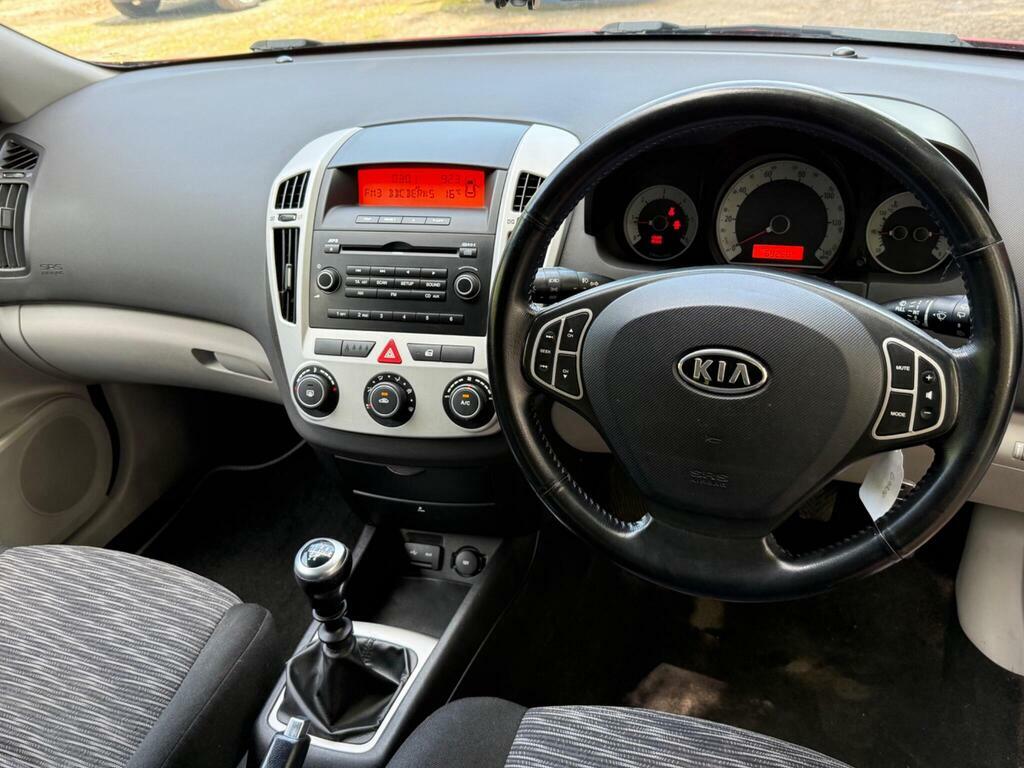 Kia Proceed 1.6 3 Red #7