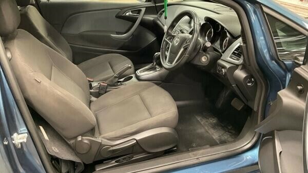 Vauxhall Astra GTC Black #9