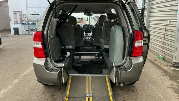Kia Sedona 2 Crdi 192 Silver #11
