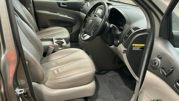 Kia Sedona 2 Crdi 192 Silver #9