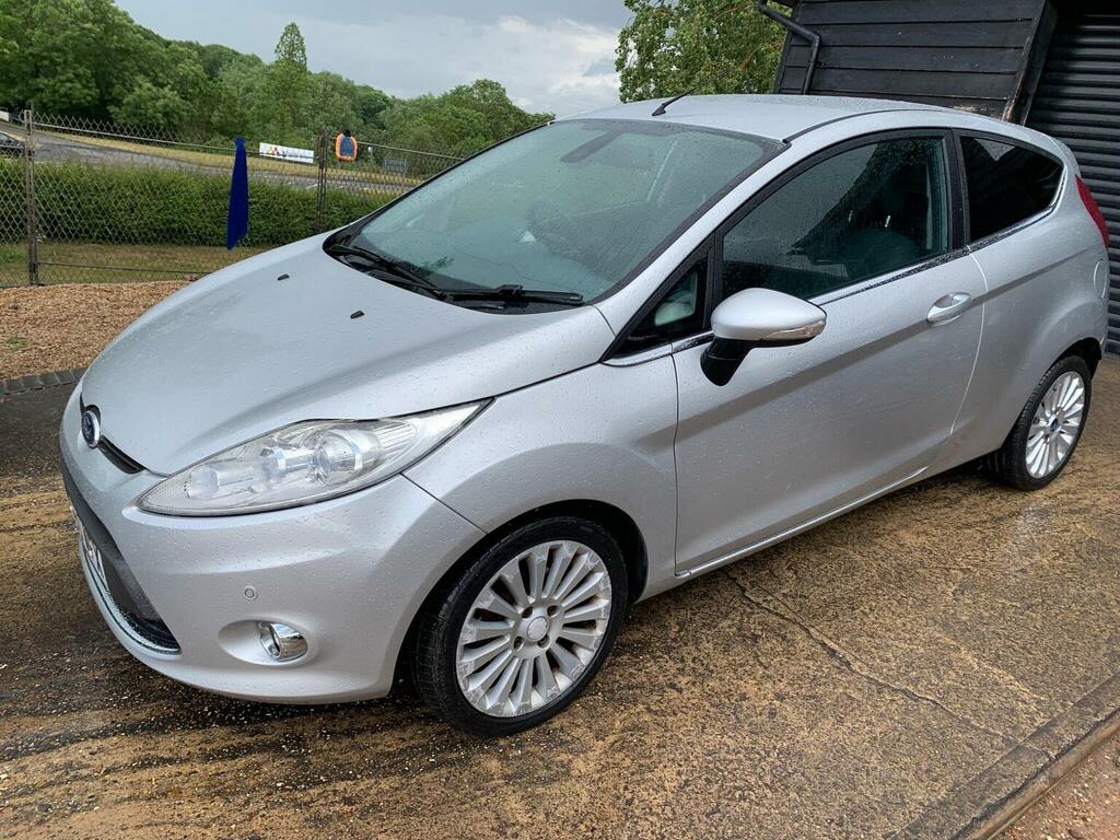 Ford Fiesta Titanium 3dr Silver
