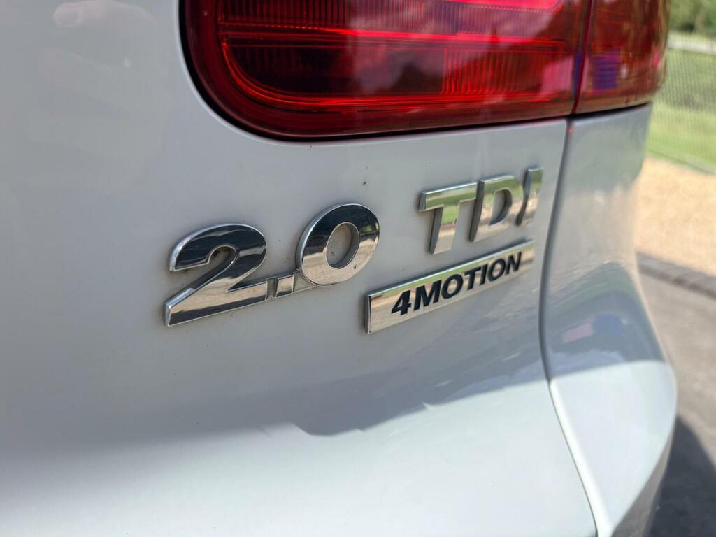Volkswagen Tiguan Black #33