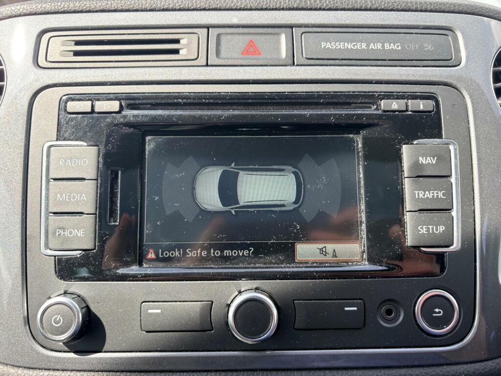Volkswagen Tiguan Black #24