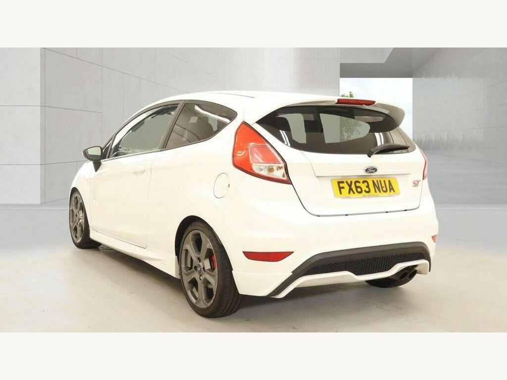 Ford Fiesta 1.0T Ecoboost Titanium Hatchback  #2