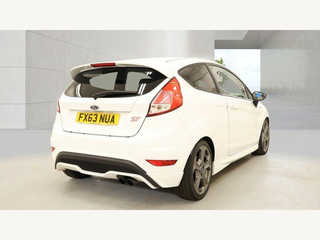 Ford Fiesta 1.0T Ecoboost Titanium Hatchback  #4
