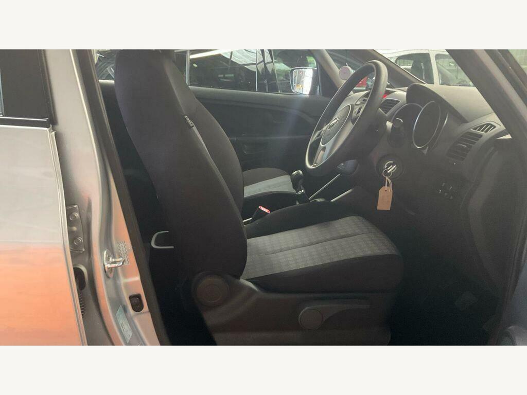 Kia Venga Mpv 1.6 3 Euro 6 Ss 201616 Red #12