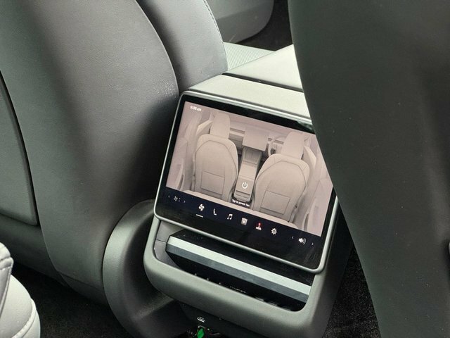 Tesla Model 3 Dual Motor Long Range Saloon 4 Red #24